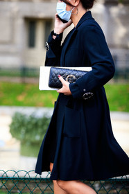 black leather clutch, black trench coat, black coat, black jacket, chanel bag, chanel clutch, chanel coat, chanel jacket, jacket dress, quilted clutch, quilted bag, close up detail, bag detail, covid face mask, PARIS, PFW, fashion week, frenchystyle, FW, jonathan paciullo, street style, SPRING SUMMER 2021, SS 21, vertical, atmosphere details, detail