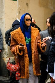 balenciaga sunglasses, blue hoodie, black glasses, puffed coat, brown coat, furry coat, leather coat, balenciaga handbag, cagoule handbag, printed bag, red handbag, flowered handbag, printed hoodie, model, fashion week, frenchystyle, FW, jonathan paciullo, street style, AUTUMN WINTER 2022-2023, FALL WINTER 2022_2023, FW 22-23, PFW, PARIS, vertical, detail