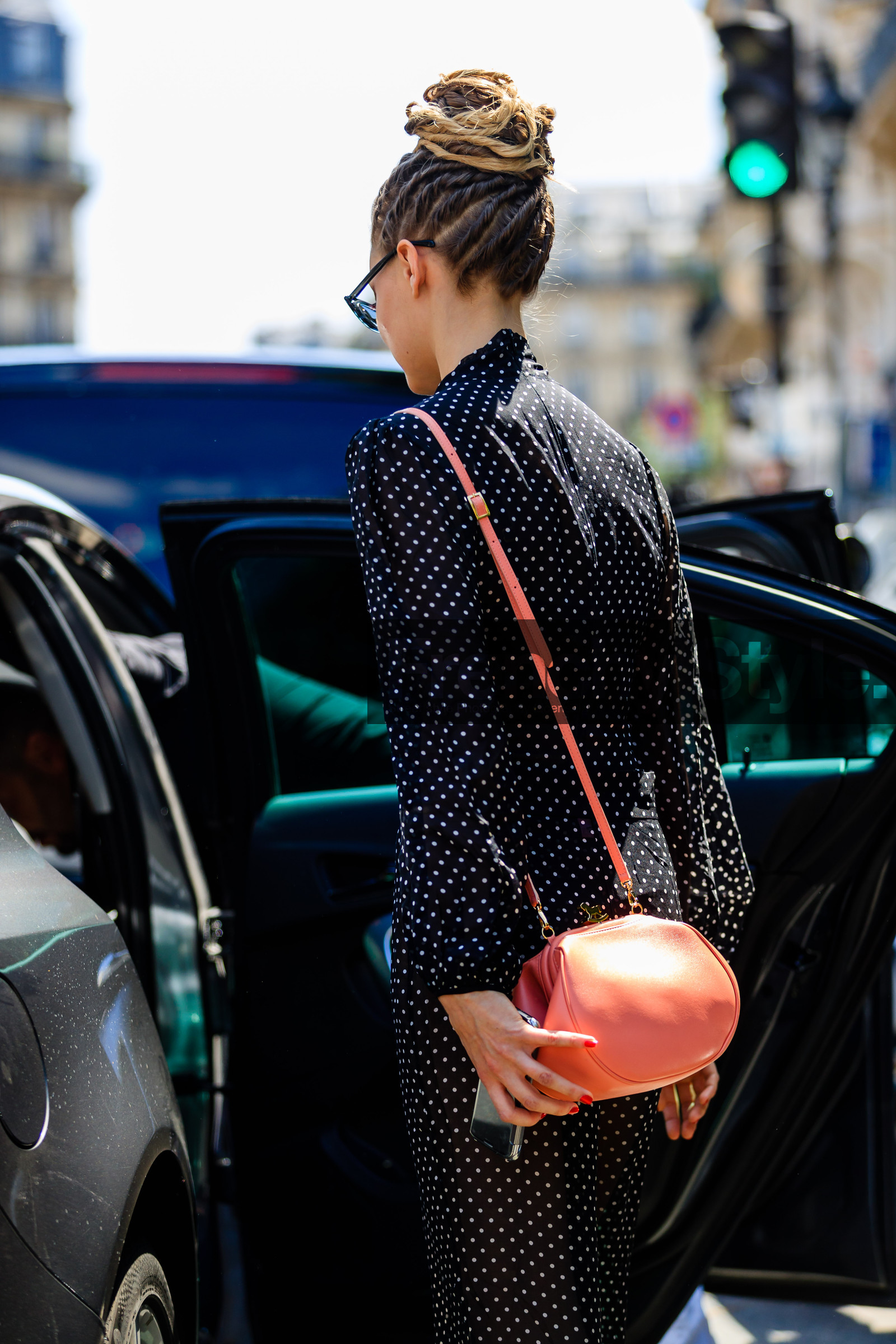AUTUMN WINTER 2016-2017, AW 16-17, black dress, braids, bun, FALL WINTER 2016-2017, fashion week, frenchystyle, FW, FW 16-17, HAUTE COUTURE, jonathan paciullo, leather bag, lindsey wixson, long dress, MENSWEAR, model, orange bag, PARIS, PFW, polka dot, printed dress, street style, vertical