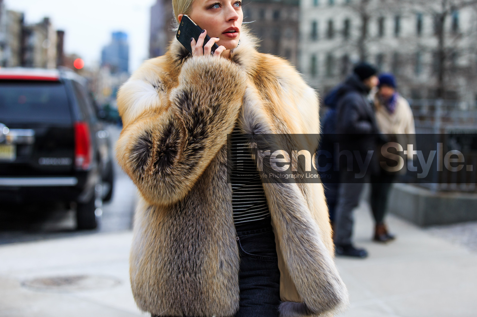 atmosphere details, AUTUMN WINTER 2016-2017, AW 16-17, brown fur, caroline vreeland, detail, fashion week, frenchystyle, fur coat, FW, FW 16-17, horizontal, iphone, jonathan paciullo, natural fur, NEW YORK, NYFW, street style, woman