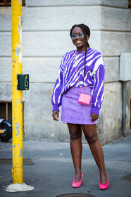 purple skirt, purple pullover, zebra printed pullover, suede skirt, mini skirt, pink leather bag, quilted bag, mini bag, chanel bag, square shape bag, round shape sunglasses, blue sunglasses, striped pullover, suede pumps, pink pumps, purple total look, lois opoku, street style, jonathan paciullo, FW, frenchystyle, fashion week, MFW, MILAN, SPRING SUMMER 2021, SS 21, vertical, full length