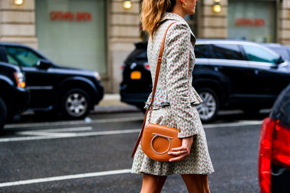 beige jacket, beige skirt, blazer, camel bag, floral, flowers, graphic jacket, graphic skirt, leather bag, printed jacket, printed skirt, salvatore ferragamo, street style, jonathan paciullo, FW, frenchystyle, fashion week, NYFW, NEW YORK, SPRING SUMMER 2019, SS 19, atmosphere details, horizontal, detail
