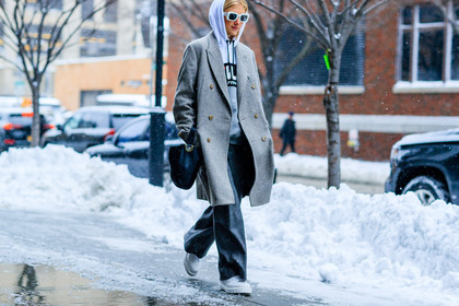 atmosphere details, AUTUMN WINTER 2017-2018, AW 17-18, black bag, detail, FALL WINTER 2017-2018, fashion week, fila, frenchystyle, FW, FW 17-18, gosha rubchinskiy, grey coat, grey pants, grey sweater, hoodie, horizontal, jonathan paciullo, leather bag, leather sneakers, NEW YORK, NYFW, street style, sunglasses, trousers, white sneakers