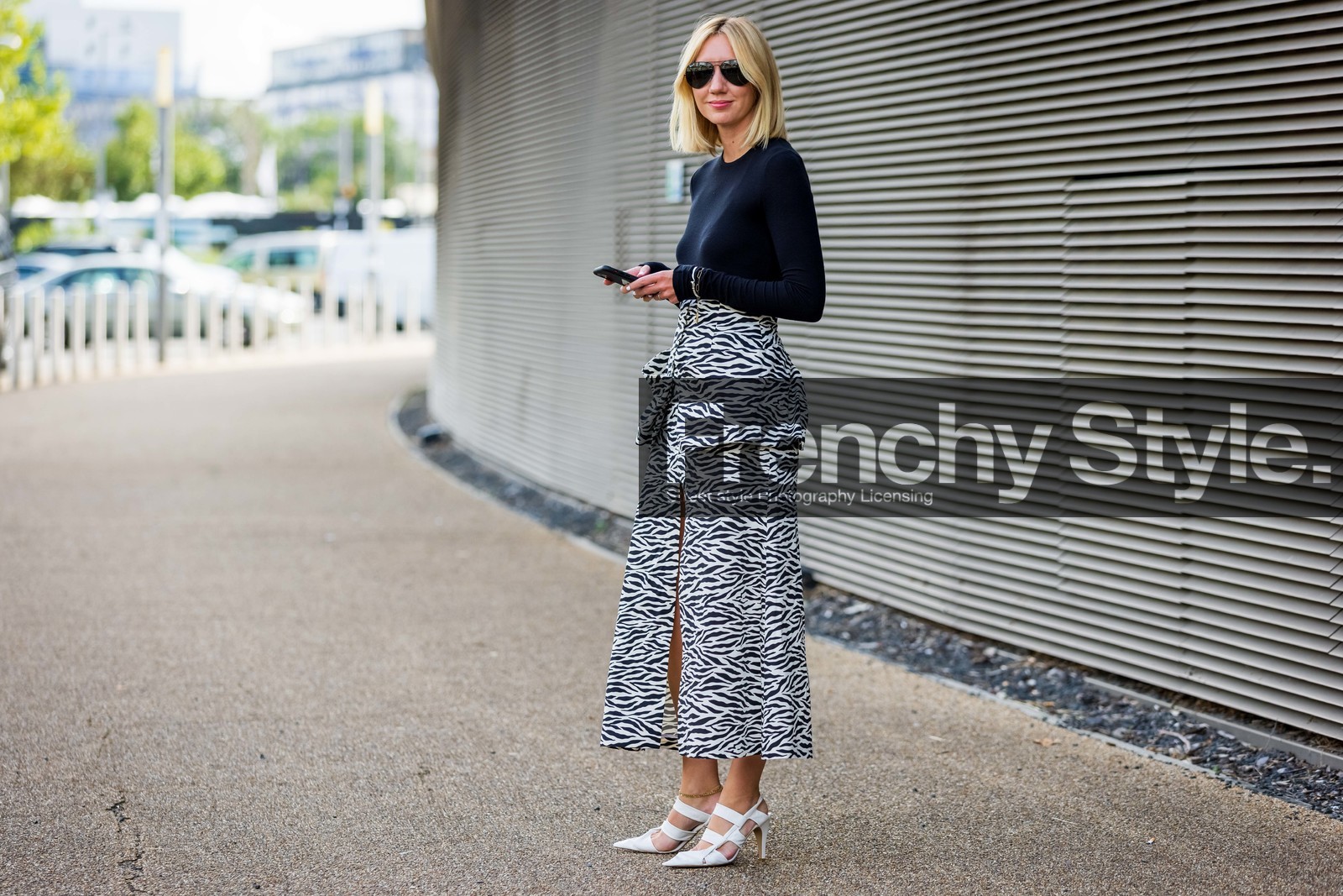 Lisa Aiken, flared pants, animal print, pumps, slingback, heels, sunglasses, zebra, top, black, fashion week, frenchystyle, FW, jonathan paciullo, street style, SPRING SUMMER 2022, SS 22, LFW, LONDON, horizontal, full length, atmosphere details