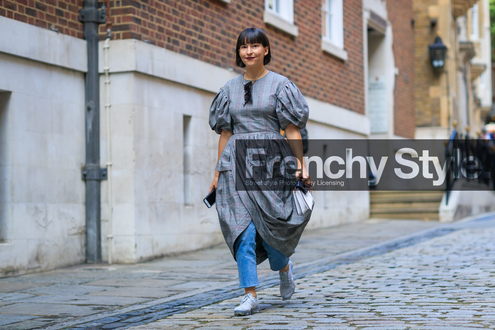 atmosphere details, black and white bag, blue denim, checked dress, clara cornet, denim pants, fashion week, frenchystyle, full length, FW, graphic dress, grey dress, horizontal, jeans, jonathan paciullo, jw anderson, leather shoes, LFW, LONDON, SPRING SUMMER 2018, SS 18, street style, trousers, white sneakers