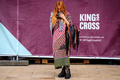 black bag, black shoes, blanca miro scrimieri, camel bag, checked, fringes, graphic bag, graphic dress, knit dress, leather bag, leather shoes, plaid, printed bag, printed dress, red dress, street style, jonathan paciullo, FW, frenchystyle, fashion week, LFW, LONDON, AUTUMN WINTER 2019-2020, AW 19-20, FW 19-20, FALL WINTER 2019-2020, horizontal, atmosphere details, full length