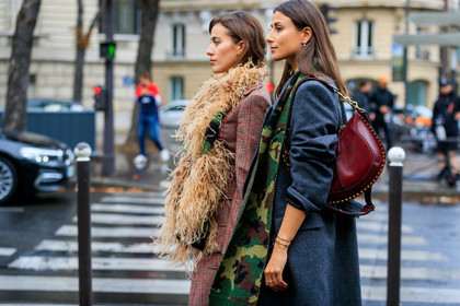 julia haghjoo, sylvia haghjoo, red jacket, red pants, red suits, checked jacket, checked pants, checked suits, feather scarf, beige scarf, striped scarf, green scarf, black scarf, belted jacket, dark grey coat, military printed scarf, burgundy leather bag, isabel marant bag, studs details bag, shoulder bag, celine bracelet, silver bracelet, silvered bracelet, golden bracelet, knot details, knotted bracelet, PARIS, PFW, SPRING SUMMER 2020, SS 20, fashion week, frenchystyle, FW, jonathan paciullo, street style, horizontal, atmosphere details, detail