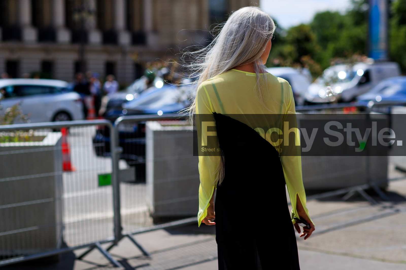 black dress, graphic dress, printed dress, yellow, fashion week, frenchystyle, FW, jonathan paciullo, street style, PFW, PARIS, horizontal, atmosphere details, detail, AUTUMN WINTER 2018-2019, FALL WINTER 2018-2019, FW 18-19, camille charriere, sarah harris