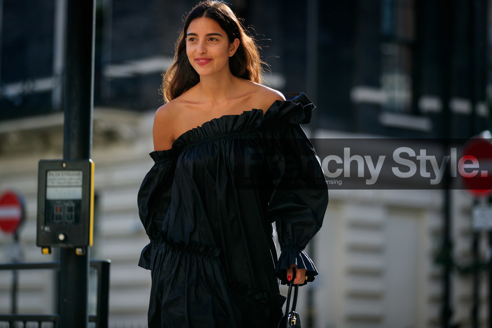 bettina looney, logo strap shoes, dior shoes, vichy printed shoes, kitten heels shoes, black dress, ruffle dress, asymmetrical dress, long sleeves dress, fashion week, frenchystyle, FW, jonathan paciullo, street style, atmosphere details, horizontal, detail