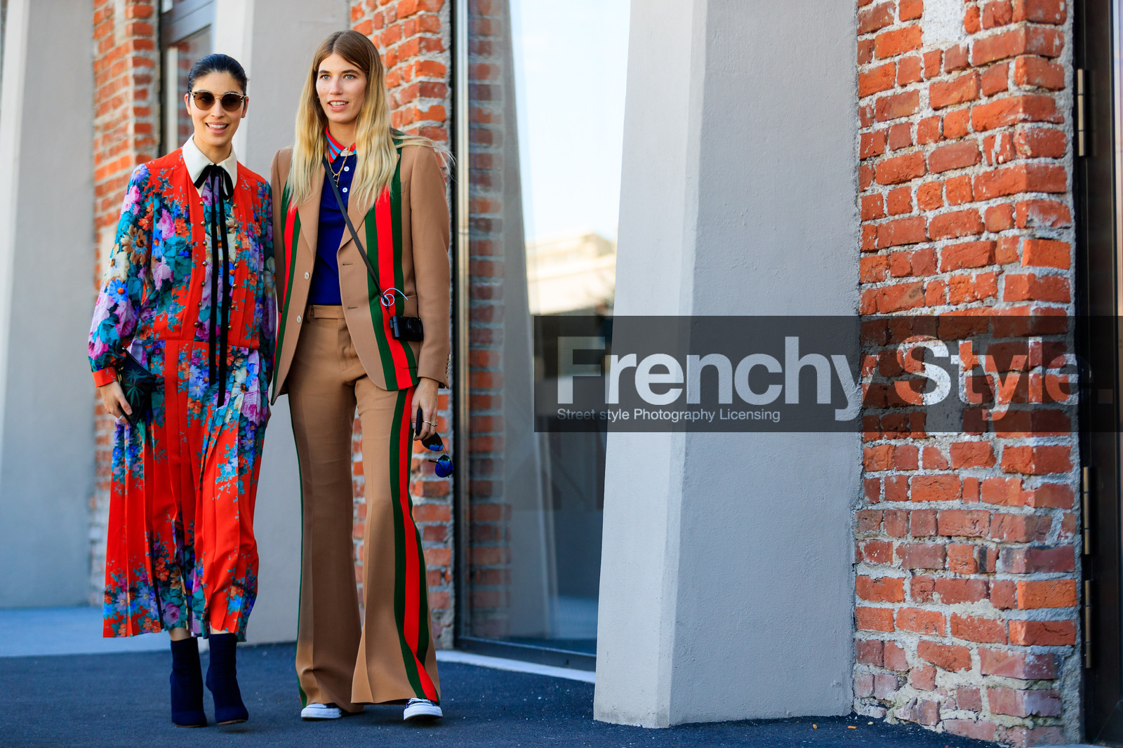 atmosphere details, black bag, black shoes, black sneakers, blazer, blue top, brown jacket, brown pants, brown suit, camera, caroline issa, converse, fashion week, floral, flowers, frenchystyle, full length, FW, graphic jacket, graphic pants, graphic skirt, gucci, horizontal, jonathan paciullo, leather bag, leather shoes, MFW, MILAN, multicolor dress, printed jacket, printed pants, printed skirt, red dress, SPRING SUMMER 2018, SS 18, street style, sunglasses, trousers, veronika heilbrunner