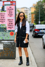 striped dress, striped jacket, white shirt, mid long dress, jacket dress, sleeveless dress, sleeveless jacket, safari dress, safari jacket, black jacket, black dress, multi pocket dress, multi pocket jacket, metalic frame sunglasses, black leather boots, laced boots, fashion week, frenchystyle, FW, jonathan paciullo, street style, MFW, MILAN, SPRING SUMMER 2020, SS 20