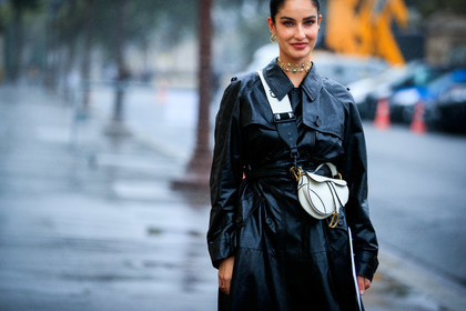 fiona zanetti, dior bag, dior strap bag, dior saddle bag, black leather jacket, belted jacket, long jacket, white leather bag, crossbody bag, dior necklace, multi necklace, multi chocker, chocker, choker necklace, green necklace, diamond necklace, round shape earrings, hoop earrings, fashion week, frenchystyle, FW, jonathan paciullo, street style, PFW, PARIS, SPRING SUMMER 2021, SS 21, horizontal, atmosphere details, detail