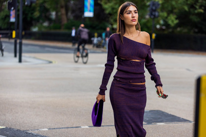 Patricia Manfield, knits, knitted top, midi skirt, purple, handbag, coperni, sunglasses, fashion week, frenchystyle, FW, jonathan paciullo, street style, SPRING SUMMER 2022, SS 22, LFW, LONDON, horizontal, atmosphere details, detail