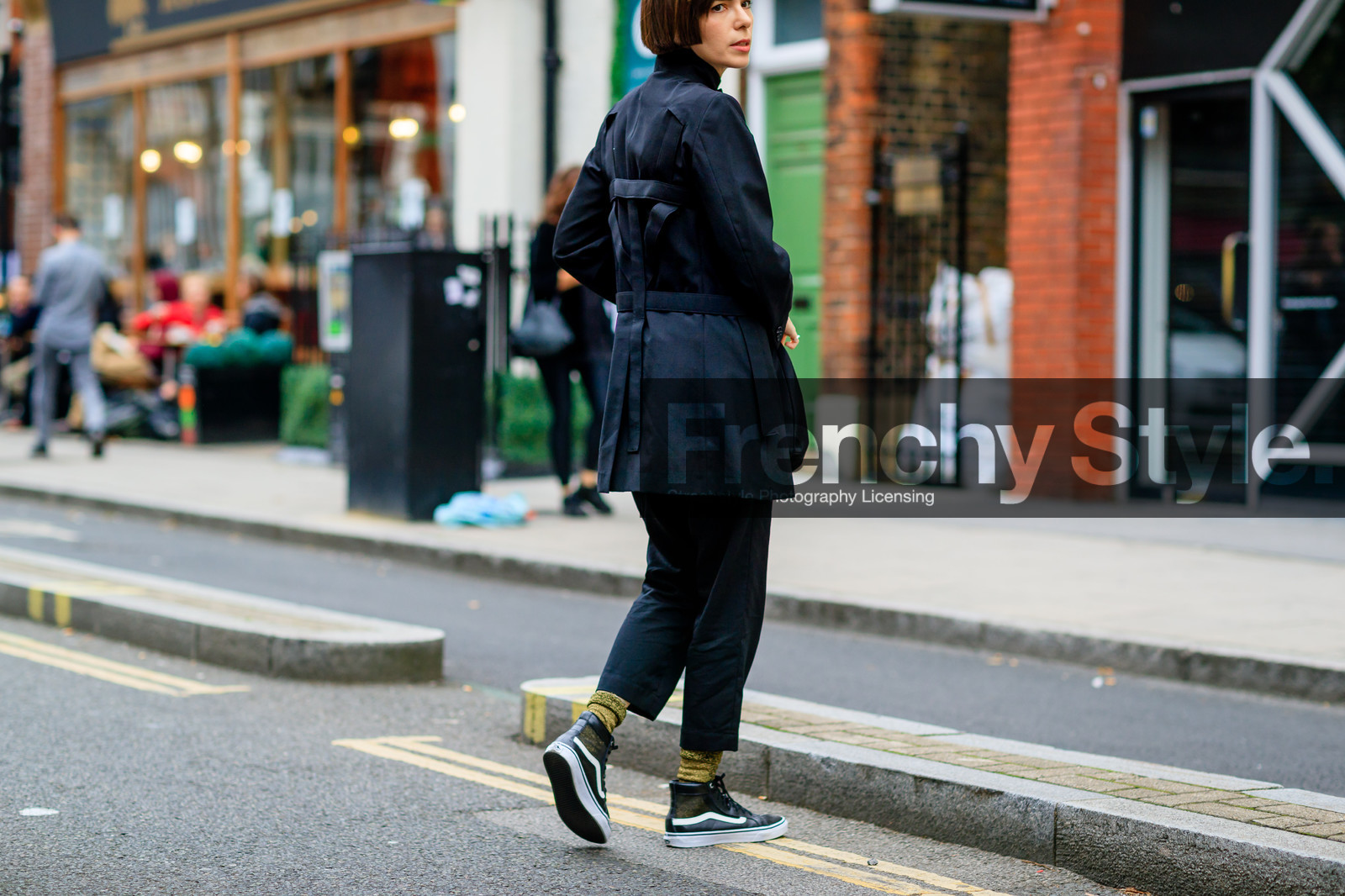 atmosphere details, black pants, detail, fashion week, frenchystyle, FW, horizontal, jonathan paciullo, LFW, LONDON, SPRING SUMMER 2017, SS 17, street style, trousers, woman