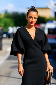 black dress, low necked dress, short sleeves dress, balloon sleeves, long dress, golden bracelet, cartier bracelet, cartier clou bracelet, valentino dress, amina muaddi, street style, jonathan paciullo, FW, frenchystyle, fashion week, MFW, MILAN, SPRING SUMMER 2021, SS 21, vertical, detail