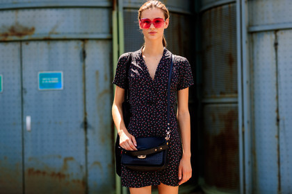 black bag, black dress, fun sunglasses, graphic dress, leather bag, printed dress, sunglasses, fashion week, frenchystyle, FW, jonathan paciullo, street style, PFW, PARIS, horizontal, atmosphere details, detail, model, AUTUMN WINTER 2018-2019, FALL WINTER 2018-2019, FW 18-19