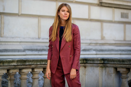monica ainley, suits, burgundy suits, tailored pants, burgundy jacket, burgundy pants, fashion week, frenchystyle, FW, jonathan paciullo, street style, atmosphere details, horizontal, detail