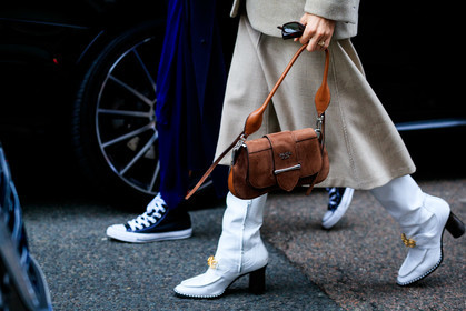 blazer, brown bag, grey jacket, grey skirt, gucci, high boots, high heels, leather bag, leather shoes, prada, suede bag, white boots, street style, jonathan paciullo, FW, frenchystyle, fashion week, LFW, LONDON, AUTUMN WINTER 2019-2020, AW 19-20, FW 19-20, FALL WINTER 2019-2020, horizontal, atmosphere details, detail