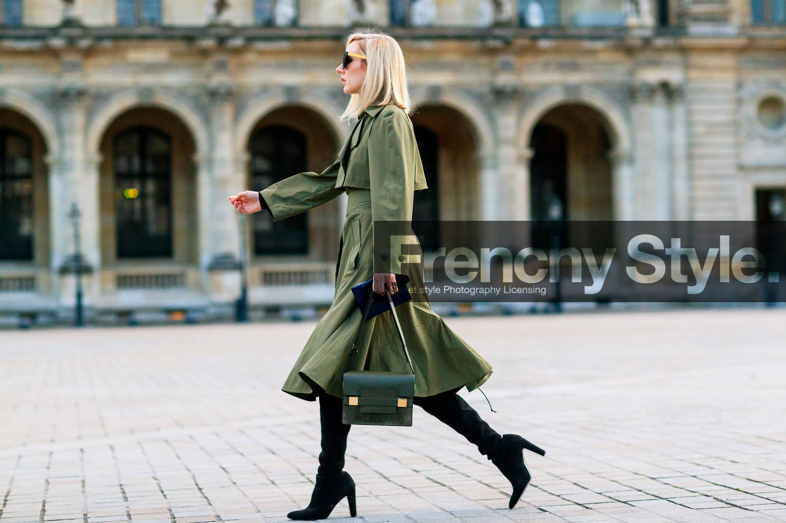 atmosphere details, AUTUMN WINTER 2017-2018, AW 17-18, black shoes, FALL WINTER 2017-2018, fashion week, frenchystyle, full length, FW, FW 17-18, green bag, green coat, green dress, high boots, high heels, horizontal, jane keltner de valle, jonathan paciullo, leather bag, leather shoes, PARIS, PFW, street style, suede bag, suede shoes, tone on tone, total look green