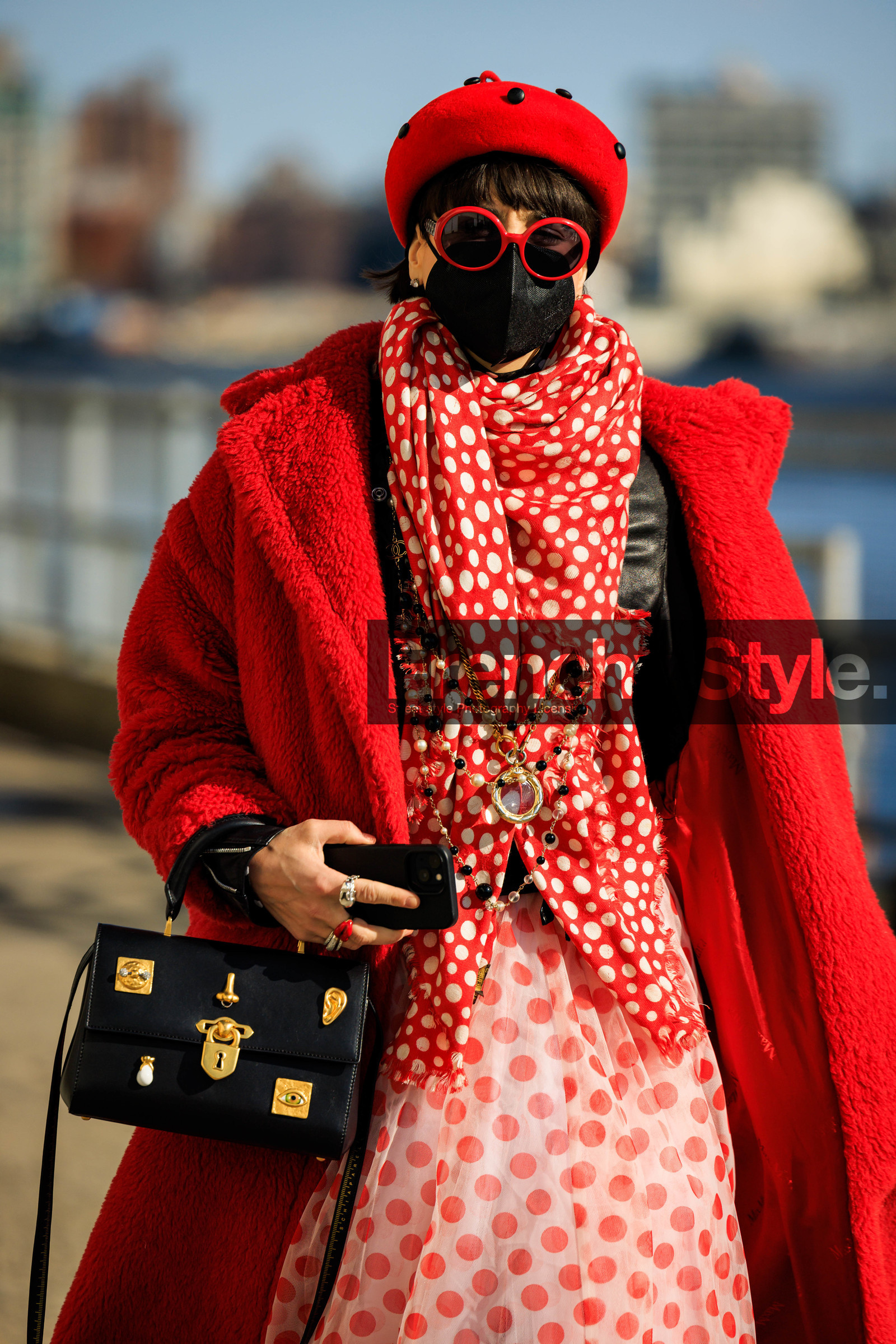 full red look, dotted look, red beret, red coat, furry coat, white and red dress, printed midi dress, red dots dress, red dots scarf, schiaparelli handbag, black handbag, fashion week, frenchystyle, FW, jonathan paciullo, street style, NYFW, NEW YORK, AUTUMN WINTER 2022-2023, FALL WINTER 2022_2023, FW 22-23, vertical, atmosphere details