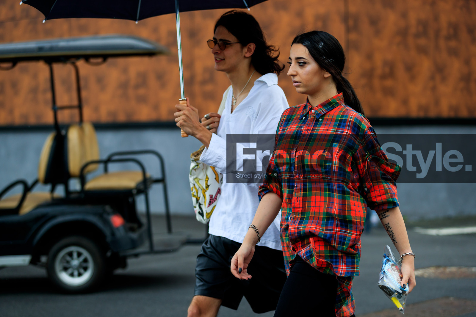 black pants, black shorts, checked, eyeliner, graphic shirt, leather bag, plaid, printed shirt, ralph lauren, red shirt, transparent bag, white shirt, fashion week, frenchystyle, FW, jonathan paciullo, street style, PFW, PARIS, atmosphere details, horizontal, detail, AUTUMN WINTER 2018-2019, FALL WINTER 2018-2019, FW 18-19