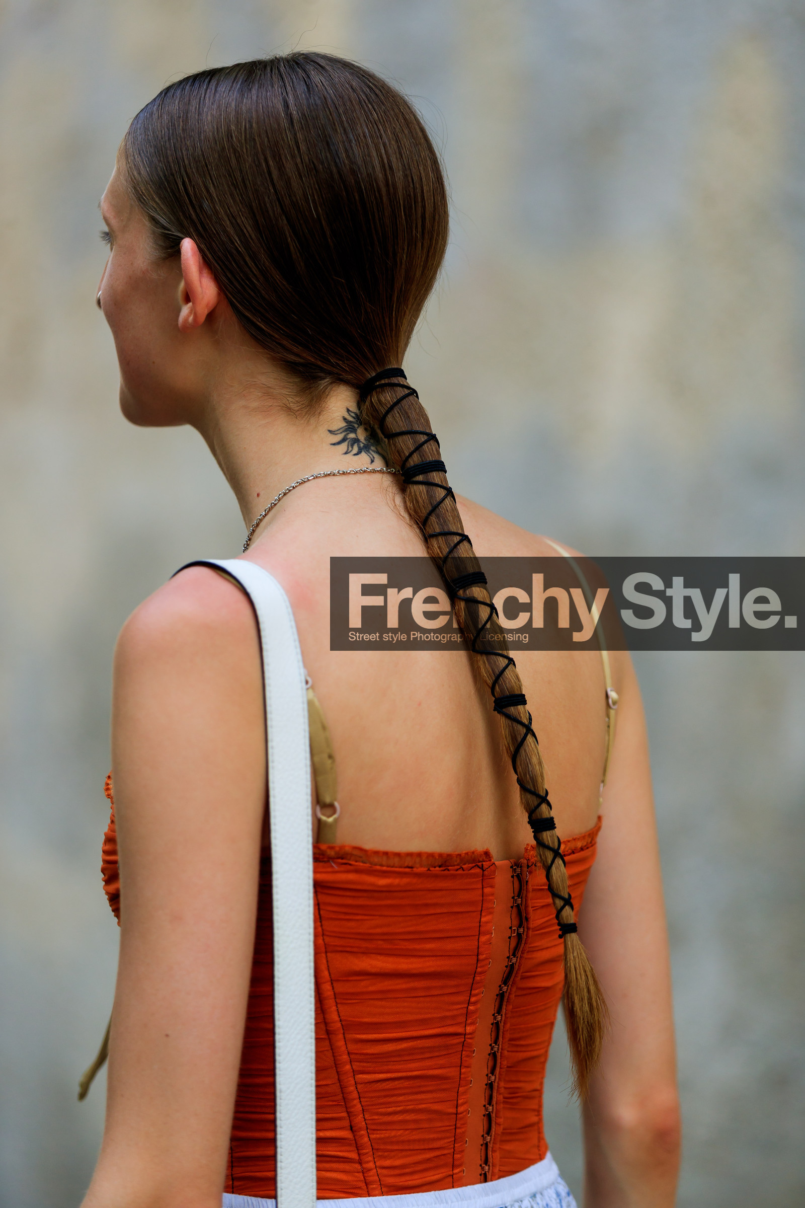 braids, bustier top, christian dior, corset, hairstyle, red top, tattoos, white bag, fashion week, frenchystyle, FW, jonathan paciullo, street style, PFW, PARIS, vertical, detail, atmosphere details, model, AUTUMN WINTER 2018-2019, FALL WINTER 2018-2019, FW 18-19