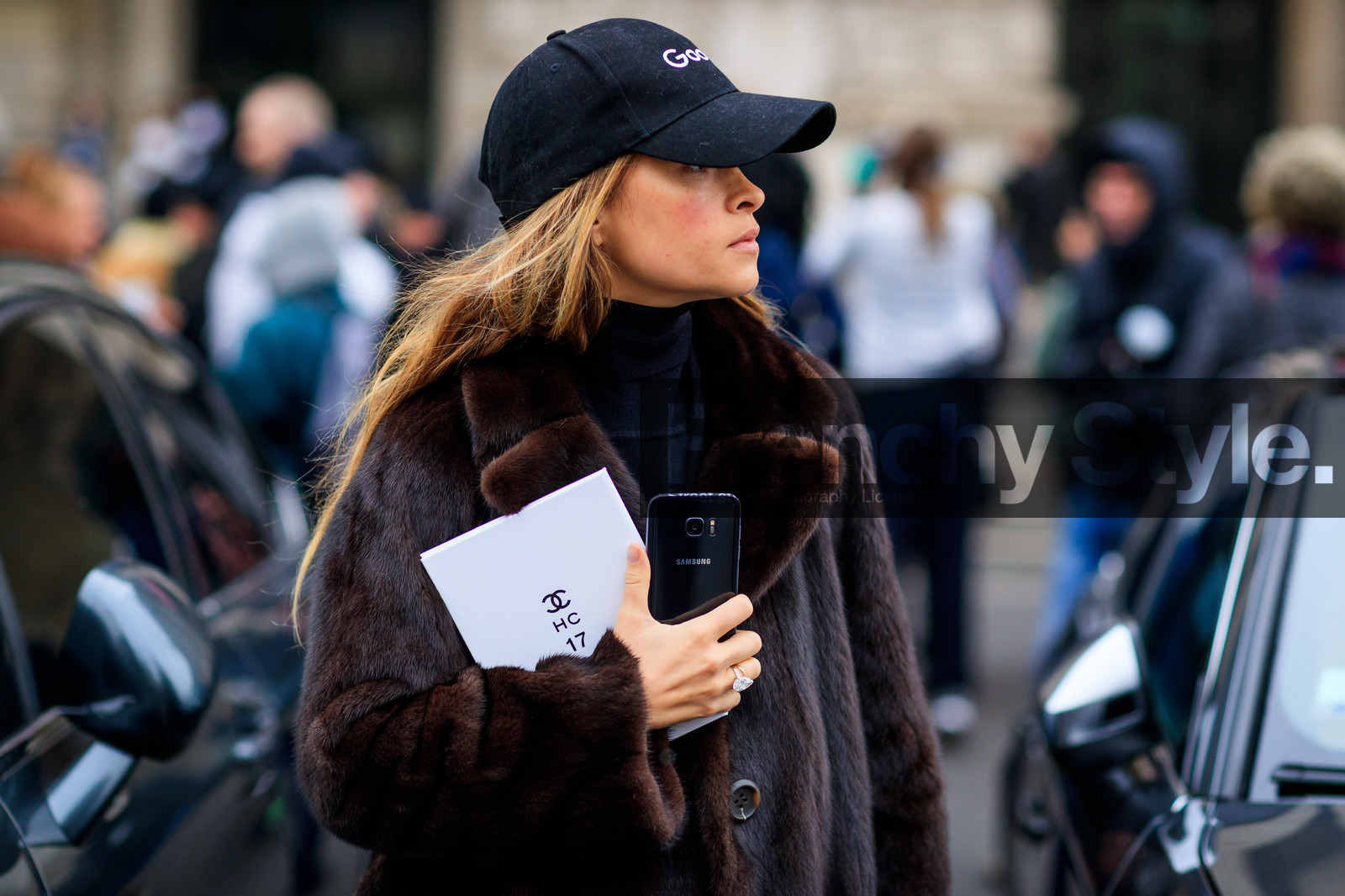 black cap, brown coat, brown fur, Fur coat, fashion week, frenchystyle, FW, jonathan paciullo, street style, PFW, PARIS, SPRING SUMMER 2017, SS 17, HAUTE COUTURE, atmosphere details, detail, horizontal, miroslava duma, mira duma