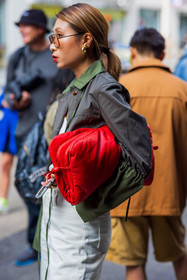Rosana Lai, pouch, white, trousers, red, Bags, leather, brown, jacket, green, green shirt, top, sunglasses, necklace, fashion week, frenchystyle, FW, jonathan paciullo, street style, SPRING SUMMER 2022, SS 22, LFW, LONDON, vertical, atmosphere details, detail
