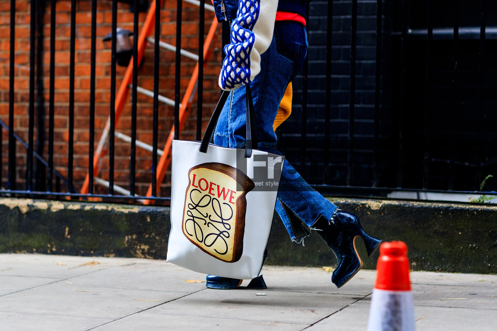 atmosphere details, black shoes, blue denim, blue jacket, bomber jacket, denim pants, detail, fashion week, frenchystyle, FW, graphic jacket, high heels, hoodie, horizontal, jeans, jonathan paciullo, leather bag, leather shoes, LFW, loewe, LONDON, plaid, printed bag, printed jacket, red sweater, SPRING SUMMER 2018, SS 18, street style, Tiffany Hsu, trousers, white bag, zip