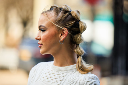 piggy tails, silver loops, fashion week, frenchystyle, FW, jonathan paciullo, street style, NYFW, NEW YORK, AUTUMN WINTER 2022-2023, FALL WINTER 2022_2023, FW 22-23, atmosphere details, horizontal