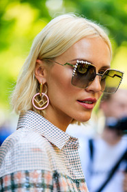checked, earrings, graphic shirt, plaid, printed shirt, sunglasses, viktoria rader, street style, jonathan paciullo, FW, frenchystyle, fashion week, MFW, MILAN, SPRING SUMMER 2019, SS 19, vertical, atmosphere details, detail, portrait