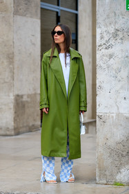 green leather coat, white t-shirt, white leather bag, mini bag, hand bag, letter printed bag, long coat, oversize coat, oversize t-shirt, checked pants, white pants, light blue pants, flare pants, silk pants, blue pants, bicolor pants, alice barbier, fashion week, frenchystyle, FW, jonathan paciullo, street style, PFW, PARIS, SPRING SUMMER 2022, SS 22, vertical, full length