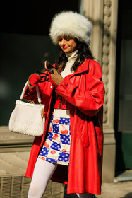 furry hat, white hat, red trench coat, leather trench, leather trench coat, mini skirt, white stockings, red gloves, white handbag, knitted hanbag, vintage handbag, red lips, iphone, glasses, street style, jonathan paciullo, FW, frenchystyle, fashion week, NYFW, NEW YORK, AUTUMN WINTER 2022-2023, FALL WINTER 2022_2023, FW 22-23, vertical, atmosphere details