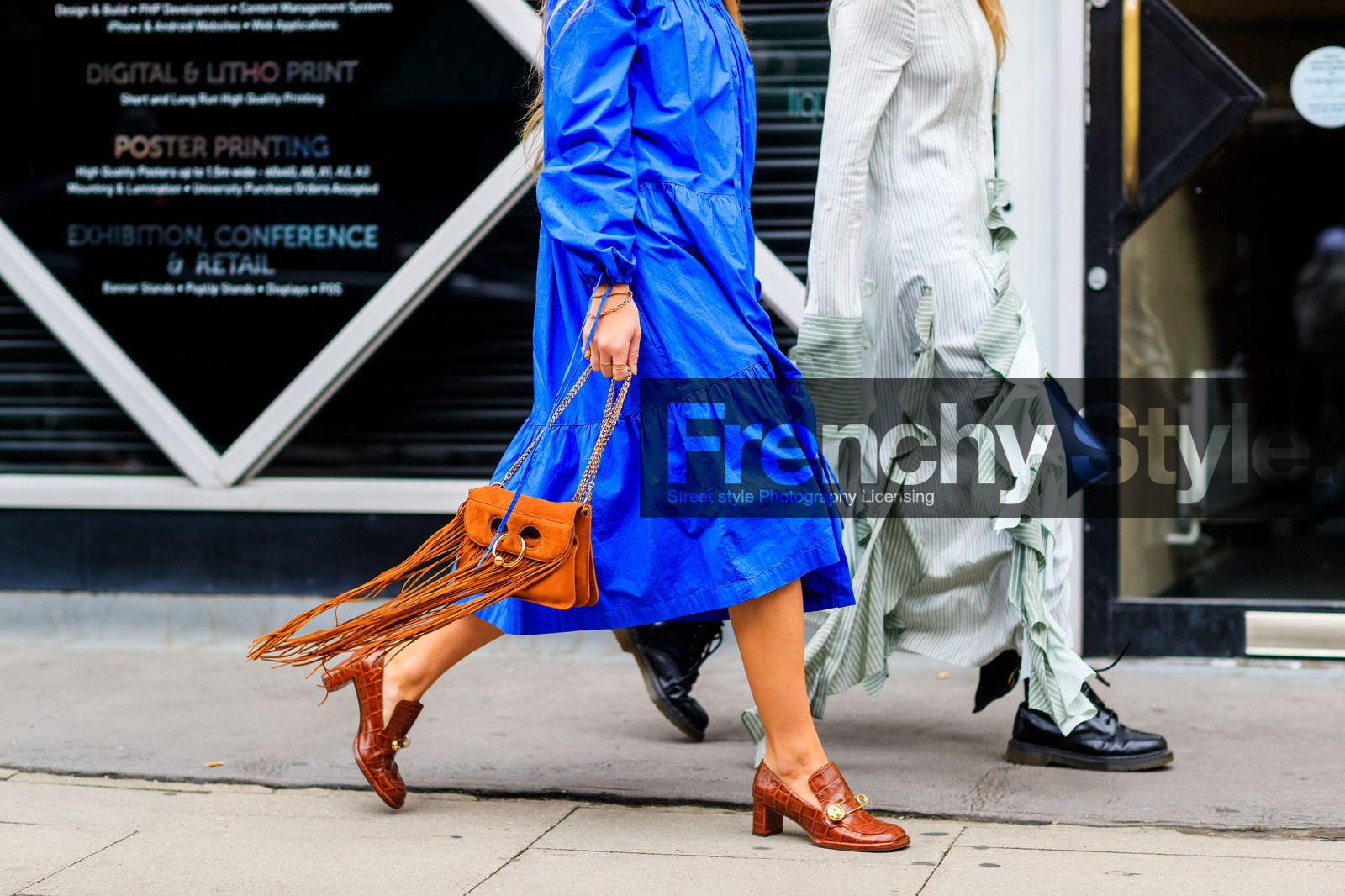 atmosphere details, blue dress, brown bag, brown shoes, detail, emili sindlev, fashion week, frenchystyle, fringes, FW, high heels, horizontal, jonathan paciullo, jw anderson, leather bag, leather shoes, LFW, LONDON, SPRING SUMMER 2018, SS 18, street style, suede bag