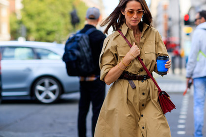 beige dress, brown belt, leather bag, leather belt, red bag, sunglasses, fashion week, frenchystyle, FW, jonathan paciullo, street style, LFW, LONDON, SPRING SUMMER 2019, SS 19, atmosphere details, horizontal, detail