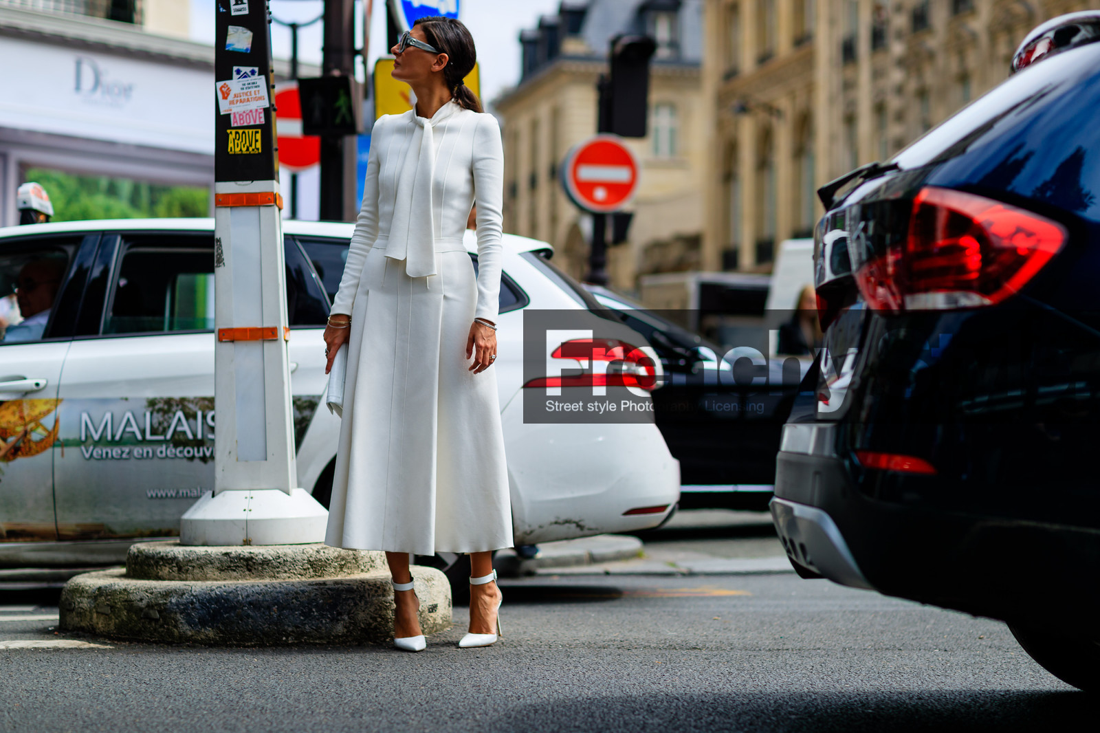 atmosphere details, AUTUMN WINTER 2016-2017, AW 16-17, FALL WINTER 2016-2017, fashion week, frenchystyle, full length, fun sunglasses, FW, FW 16-17, giovanna battaglia, graphic clutch, HAUTE COUTURE, high heels, horizontal, jonathan paciullo, leather shoes, MENSWEAR, PARIS, PFW, printed clutch, street style, sunglasses, white clutch, white dress, white heels, white sandals