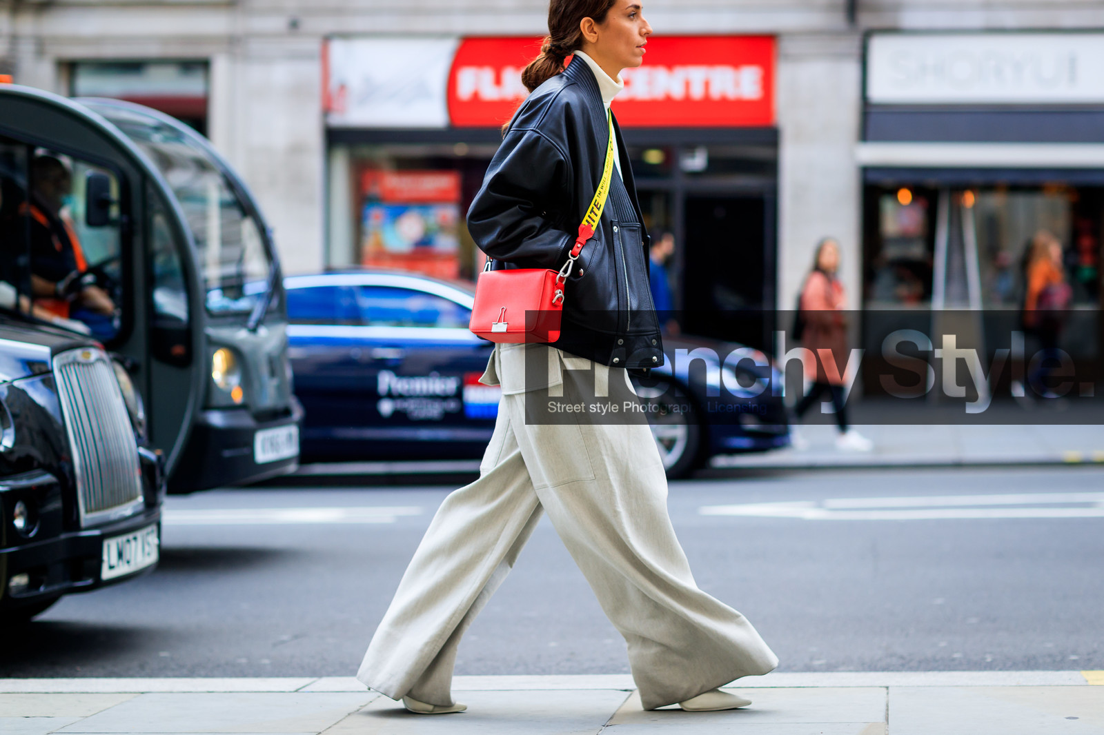 atmosphere details, beige turtleneck, black jacket, detail, erica pelosini, fashion week, frenchystyle, FW, grey jumpsuit, horizontal, jonathan paciullo, leather bag, leather jacket, LFW, LONDON, off white, red bag, SPRING SUMMER 2018, SS 18, street style, trousers