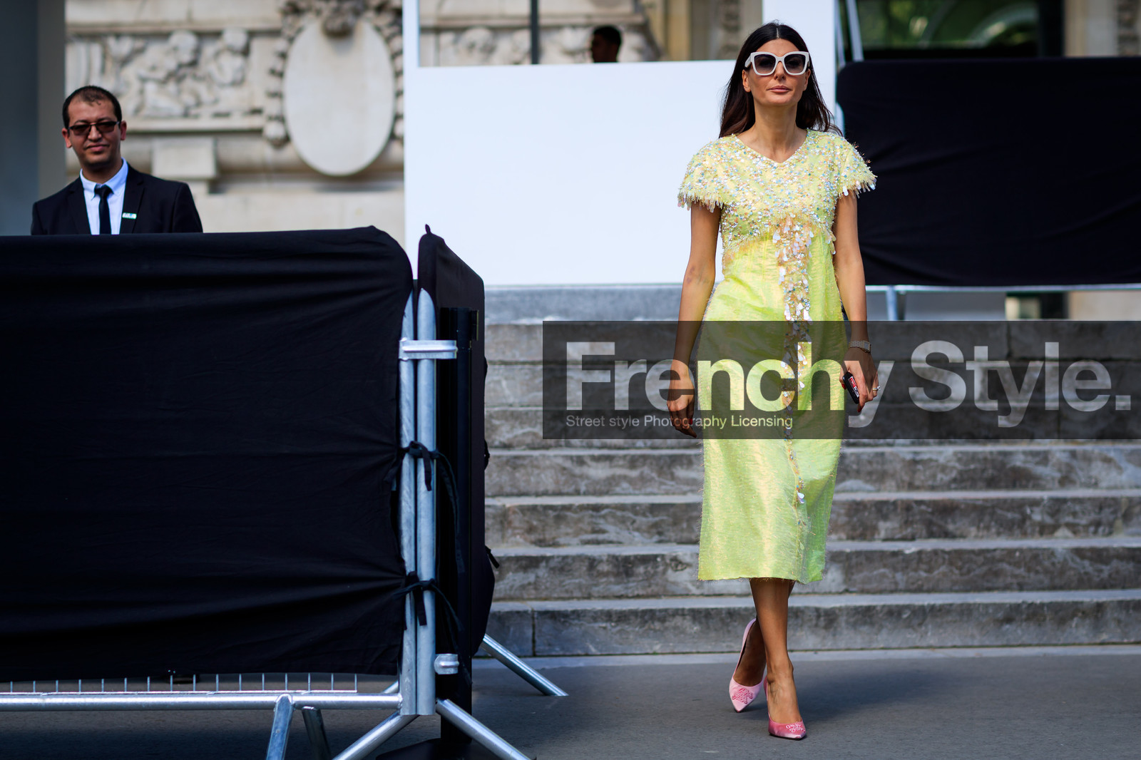 embroideries, glitter, graphic dress, high heels, leather shoes, pink shoes, printed dress, sequined dress, sunglasses, yellow dress, fashion week, frenchystyle, FW, jonathan paciullo, street style, PFW, PARIS, horizontal, atmosphere details, full length, AUTUMN WINTER 2018-2019, FALL WINTER 2018-2019, FW 18-19, giovanna battaglia