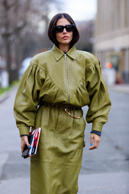 alessandra ambrosio, kaki leather jacket, kaki leather skirt, zipped jacket, mid long skirt, belted skirt, metalic belt, golden chain belt, square shape glasses, scale sunglasses, miu miu jacket, miu miu skirt, fashion week, frenchystyle, FW, jonathan paciullo, street style, PFW, PARIS, vertical, atmosphere details, detail