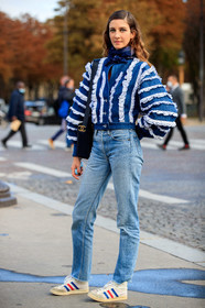 chris hermann, denim, denim jacket, light blue jeans, blue jeans, ruffle jacket, striped jacket, button jacket, white jacket, blue scarf, make up, make up details, chanel jacket, adidas americana sneakers, PARIS, PFW, fashion week, frenchystyle, FW, jonathan paciullo, street style, SPRING SUMMER 2021, SS 21, vertical, full length, model
