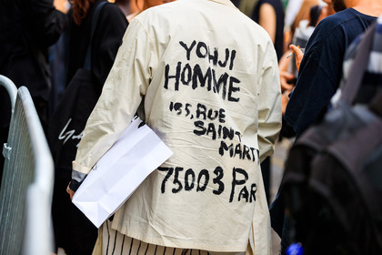 atmosphere details, back detail, beige jacket, detail, fashion week, frenchystyle, FW, graphic jacket, horizontal, jonathan paciullo, leather bag, MENSWEAR, PARIS, PFW, printed jacket, SPRING SUMMER 2018, SS 18, street style, yohji yamamoto