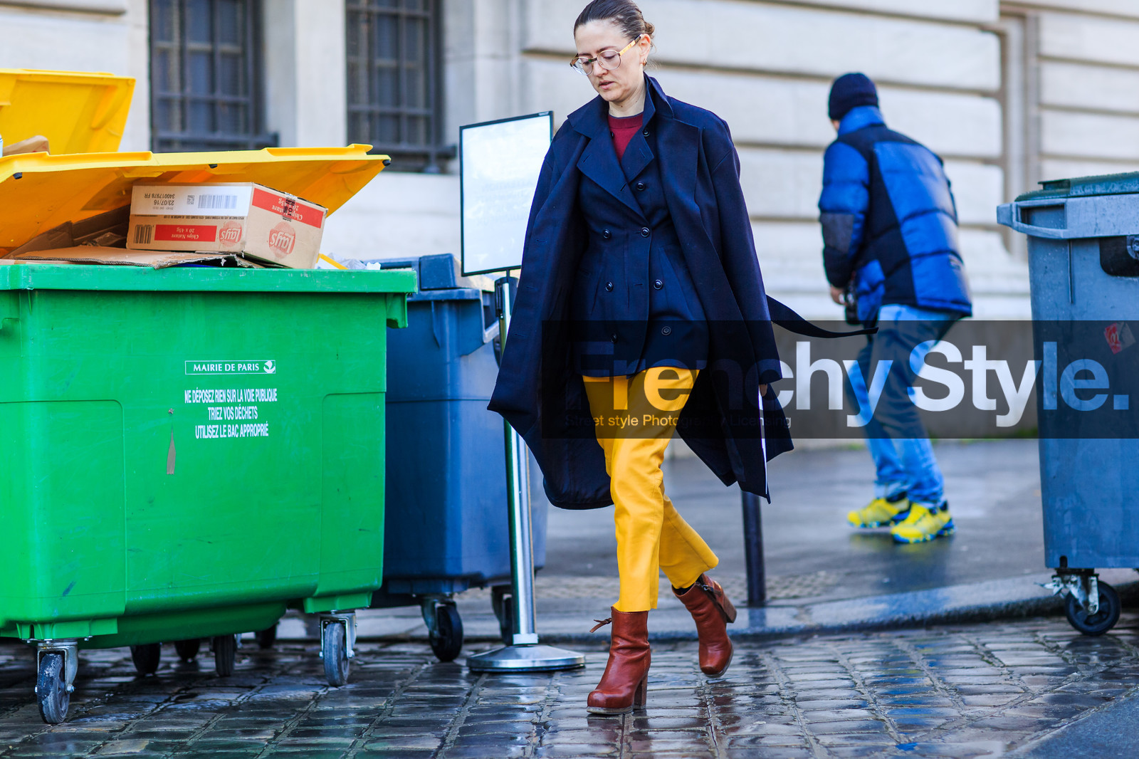 atmosphere details, AUTUMN WINTER 2016-2017, AW 16-17, blue coat, FALL WINTER 2016-2017, fashion week, frenchystyle, full length, FW, FW 16-17, high heels, horizontal, jonathan paciullo, leather boots, navy jacket, overcoat, PARIS, PFW, red boots, street style, trousers, yellow pants