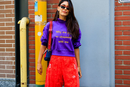 adidas, graphic bag, hoodie, leather bag, multicolor bag, printed bag, printed sweater, purple sweater, red bag, red pants, sunglasses, trousers, street style, jonathan paciullo, FW, frenchystyle, fashion week, MFW, MILAN, SPRING SUMMER 2019, SS 19, atmosphere details, horizontal, detail
