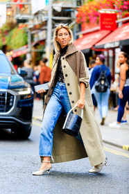 beige coat, beige shoes, black bag, blue denim, checked, denim pants, graphic coat, high heels, jeans, leather bag, leather shoes, plaid, printed coat, trousers, fashion week, frenchystyle, FW, jonathan paciullo, street style, LFW, LONDON, SPRING SUMMER 2019, SS 19, vertical, full length