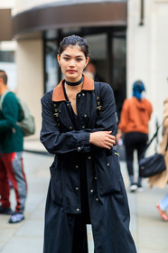 atmosphere details, black jacket, black pants, black sweater, blazer, choker, detail, eyeliner, fashion week, frenchystyle, FW, jonathan paciullo, LFW, LONDON, model, necklace, pulled back hair, rina fukushi, SPRING SUMMER 2018, SS 18, street style, trousers, vertical