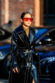 black coat, leather coat, sunglasses, trench coat, vinyl, fashion week, frenchystyle, FW, jonathan paciullo, street style, MFW, MILAN, AUTUMN WINTER 2019-2020, AW 19-20, FALL WINTER 2019-2020, FW 19-20, vertical, atmosphere details, detail