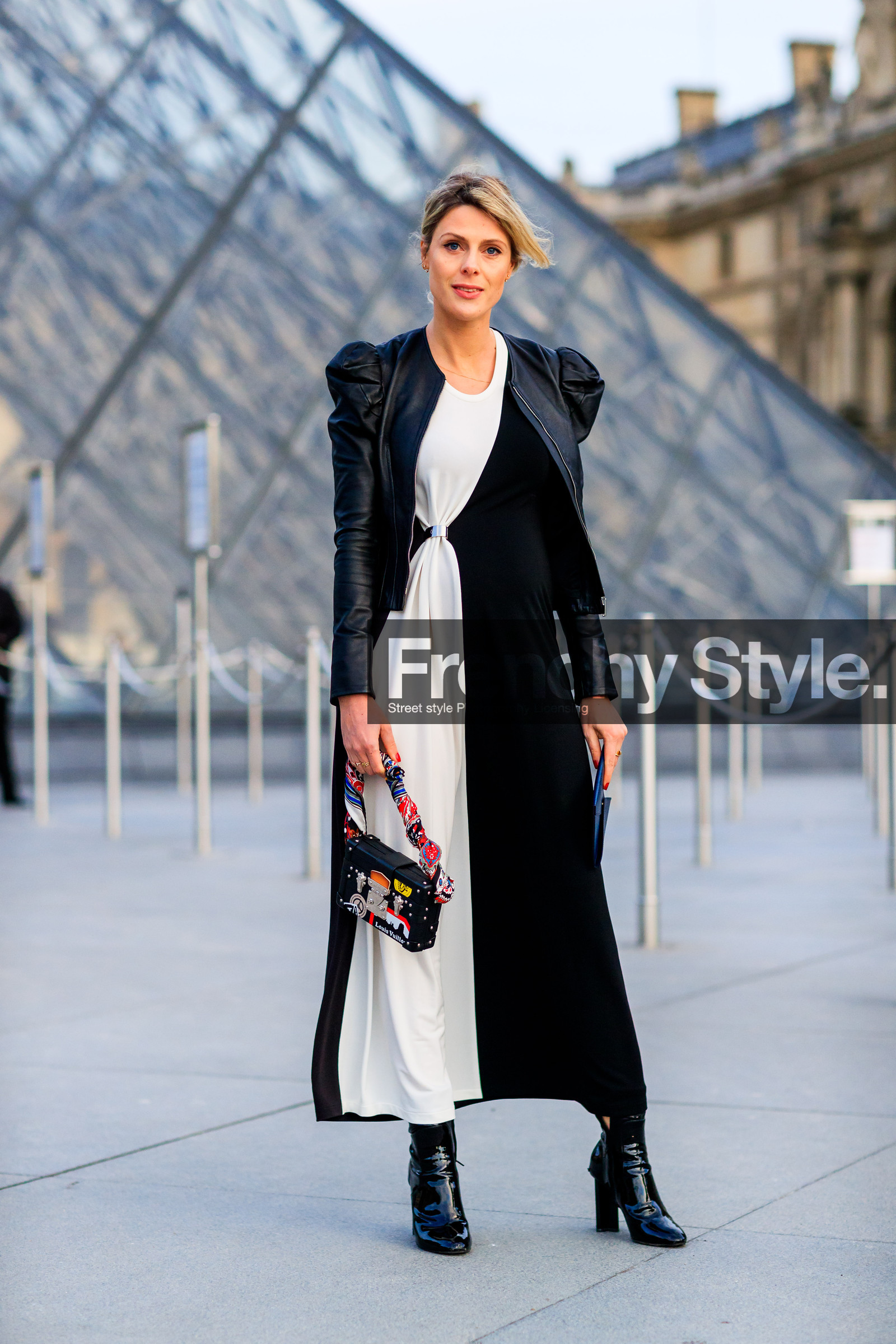 AUTUMN WINTER 2017-2018, AW 17-18, black bag, black jacket, black shoes, FALL WINTER 2017-2018, fashion week, frenchystyle, full length, FW, FW 17-18, graphic dress, high heels, jonathan paciullo, leather bag, leather jacket, leather shoes, long dress, louis vuitton, PARIS, PFW, printed bag, sofie valkiers, street style, vertical