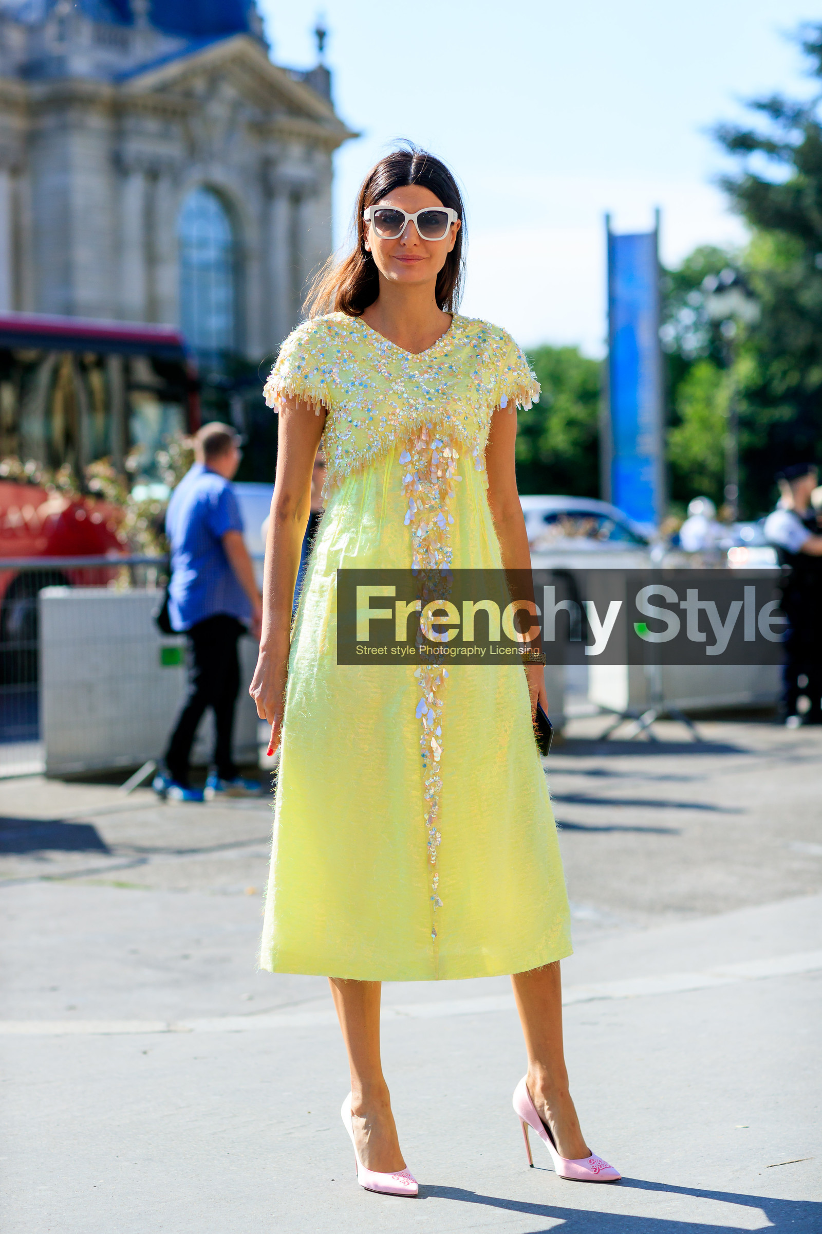 embroideries, glitter, graphic dress, high heels, leather shoes, pink shoes, printed dress, sequined dress, sunglasses, yellow dress, fashion week, frenchystyle, FW, jonathan paciullo, street style, PFW, PARIS, vertical, full length, AUTUMN WINTER 2018-2019, FALL WINTER 2018-2019, FW 18-19, giovanna battaglia