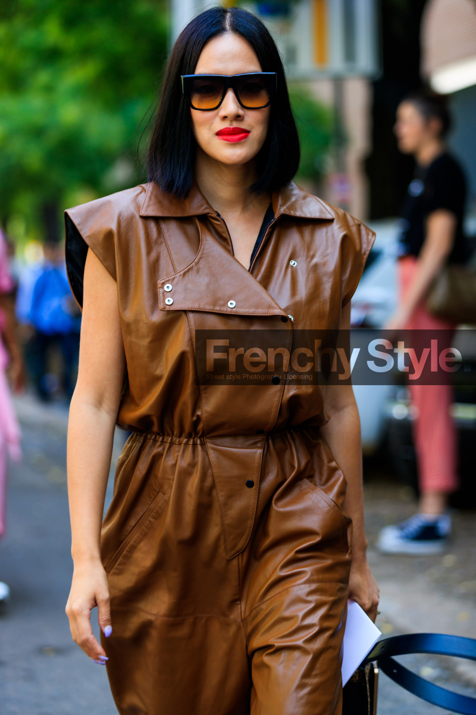 brown jumpsuit, leather jumpsuit, red lips, sunglasses, Tiffany Hsu, street style, jonathan paciullo, FW, frenchystyle, fashion week, MFW, MILAN, SPRING SUMMER 2019, SS 19, vertical, atmosphere details, detail