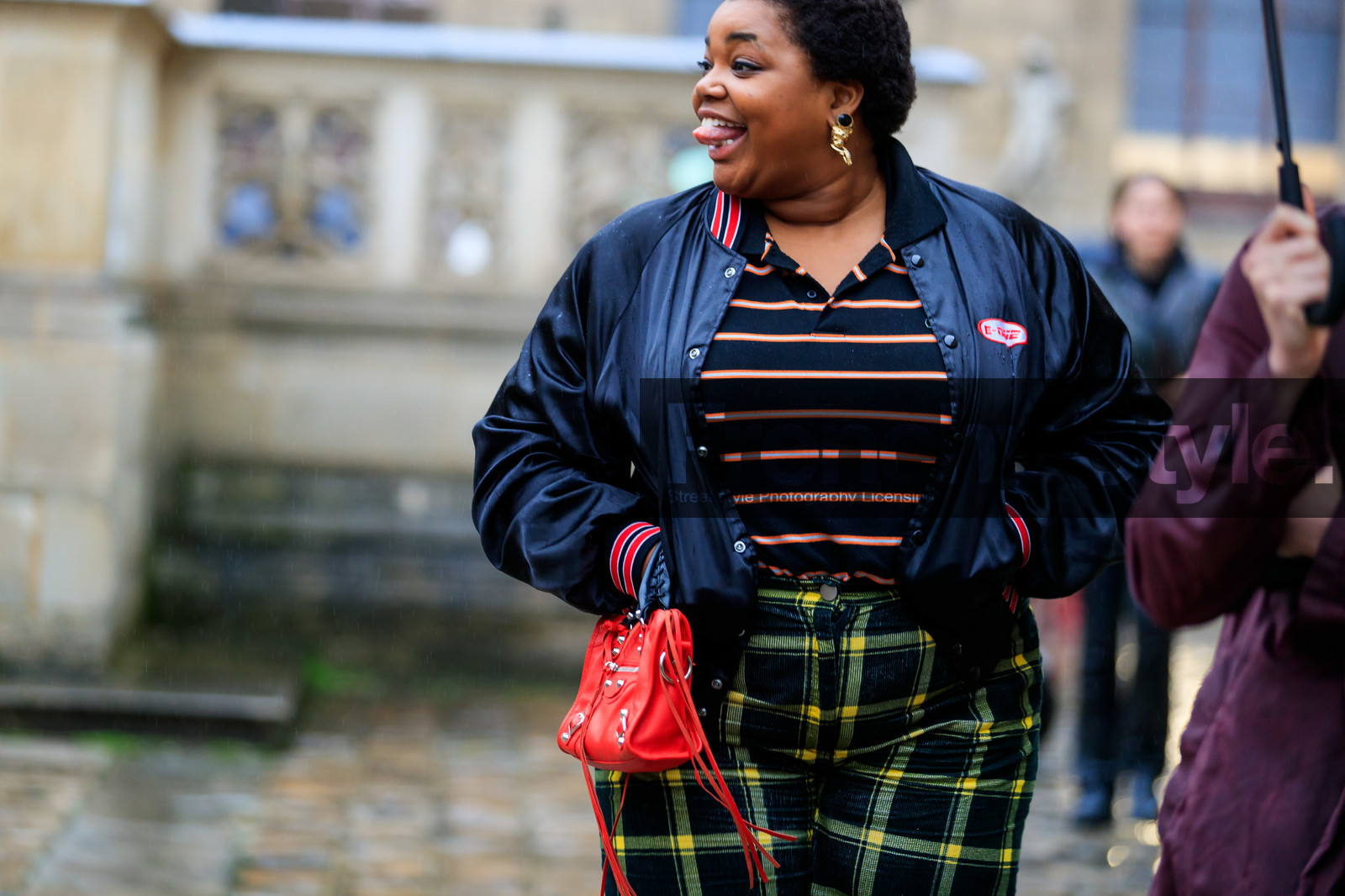 gabriella karefa johnson, black bombers, black t-shirt, black top, black pants, striped t-shirt, striped top, polo shirt, yellow pants, checked pants, plaid pants, velvet pants, red leather bag, mini bag, balenciaga bag, fashion week, frenchystyle, FW, jonathan paciullo, street style, PFW, PARIS, horizontal, atmosphere details, detail